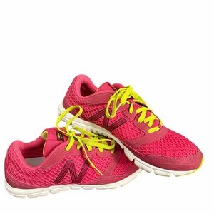 New Balance Womens size 11 red and neon yellow 630v2 running/athletic shoes! EUC
